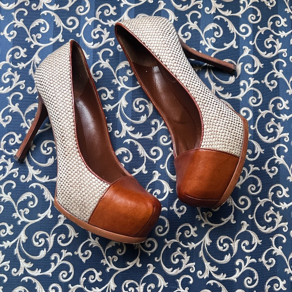 Yves Saint Laurent Leather Pumps Size 6.5